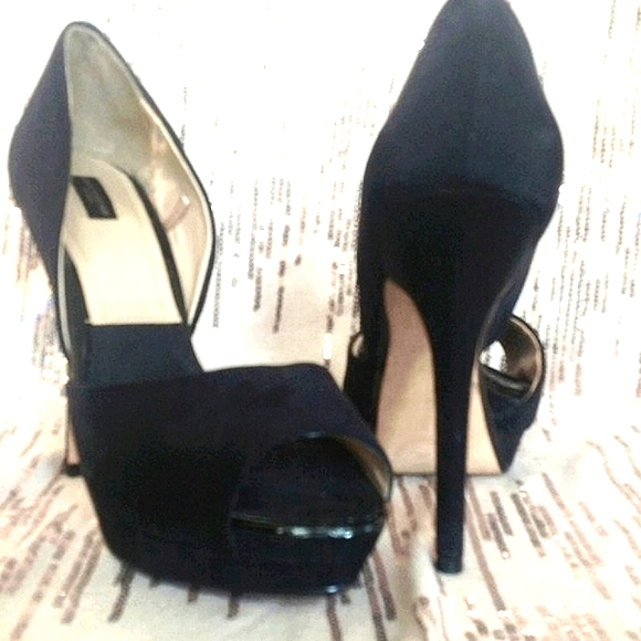 ZARA ....SEXY BLK SUEDE HEELS - Picture 3 of 4
